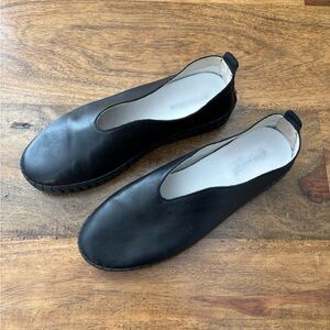 Ateliers Black Leather Slip-On Loafers 9.5